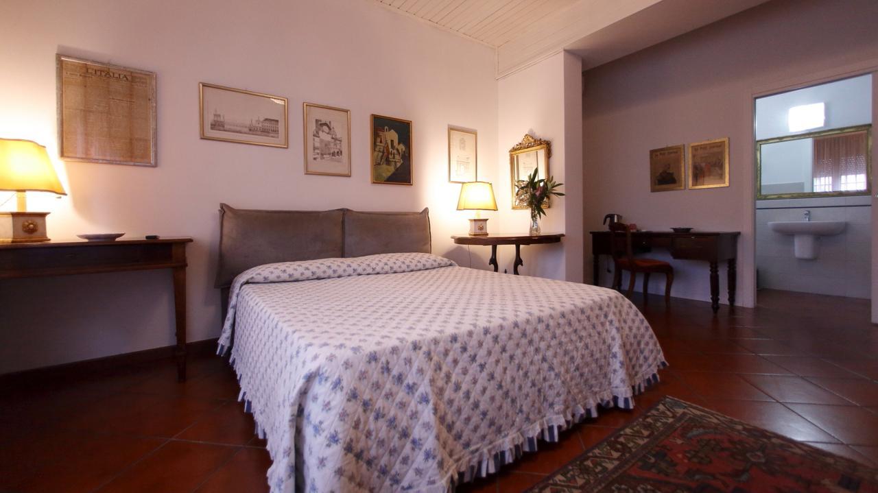 B&B Domus סירמיונה מראה חיצוני תמונה